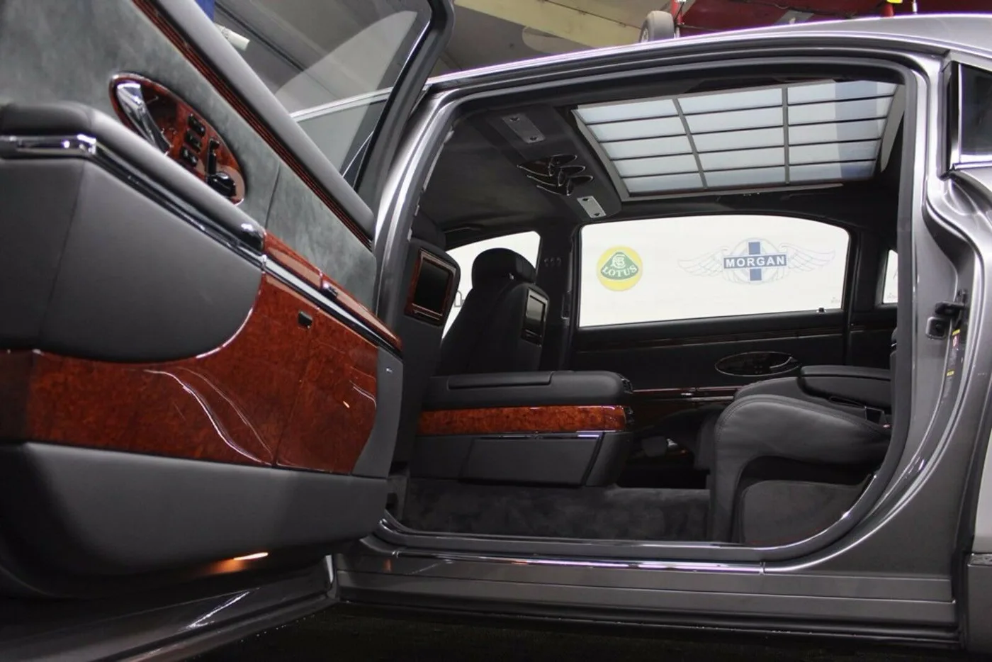 2005 Maybach 62 proposée par un concessionnaire spécialisé à Nuremberg, Allemagne, photo 14 sur 15