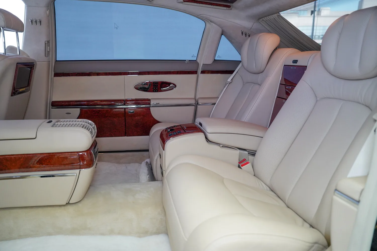 2005 Maybach 62, 7/14