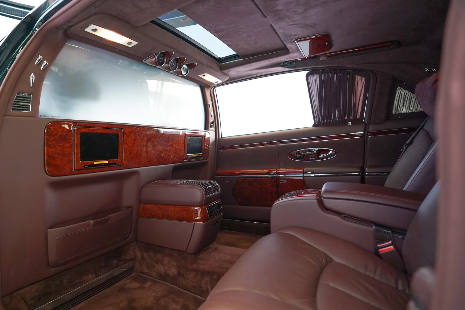 2005 Maybach 62, 13/14