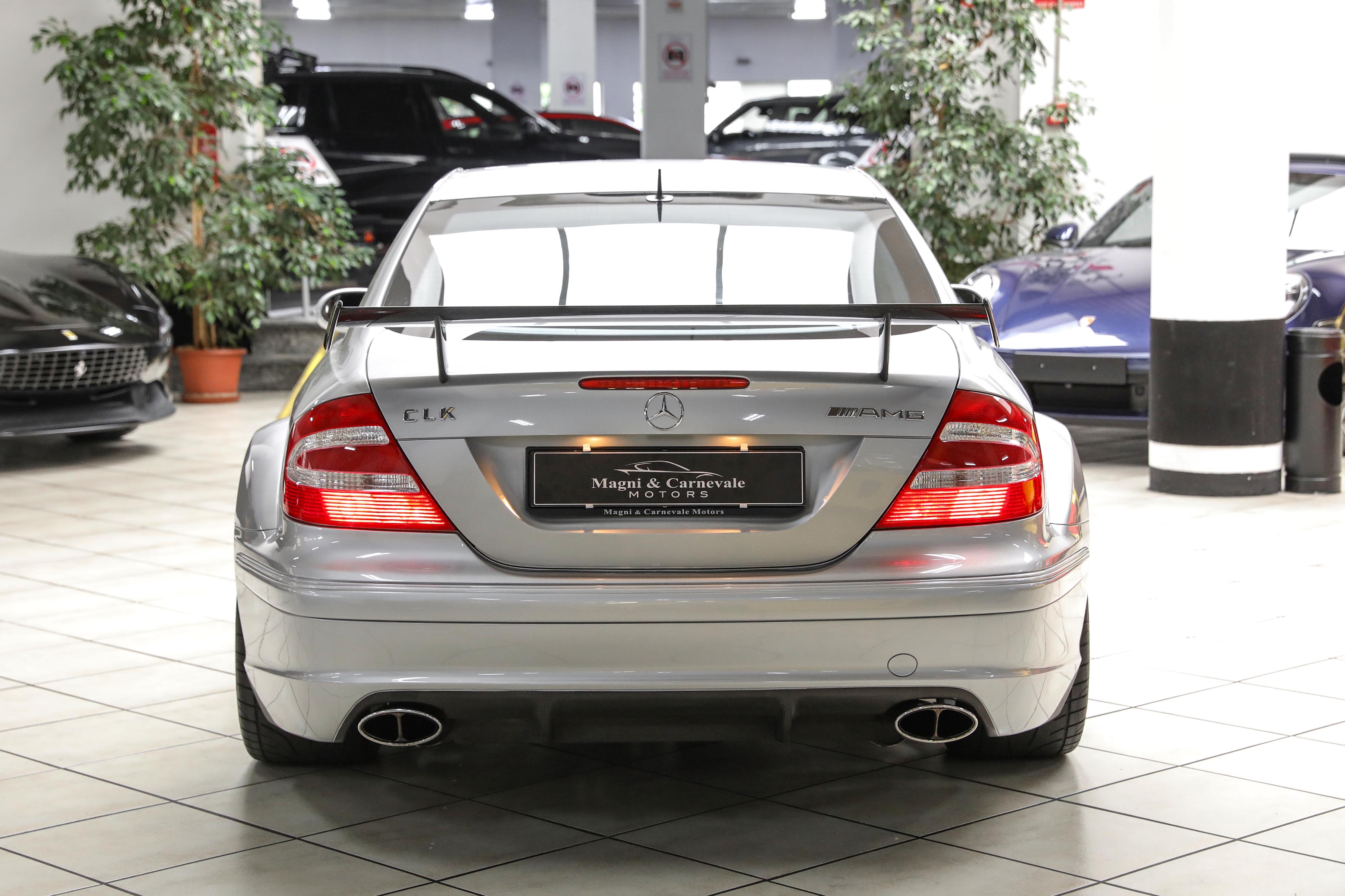 2005 Mercedes-Benz CLK DTM AMG Limited Edition proposée par un concessionnaire spécialisé à Milan, Italie, photo 8 sur 20