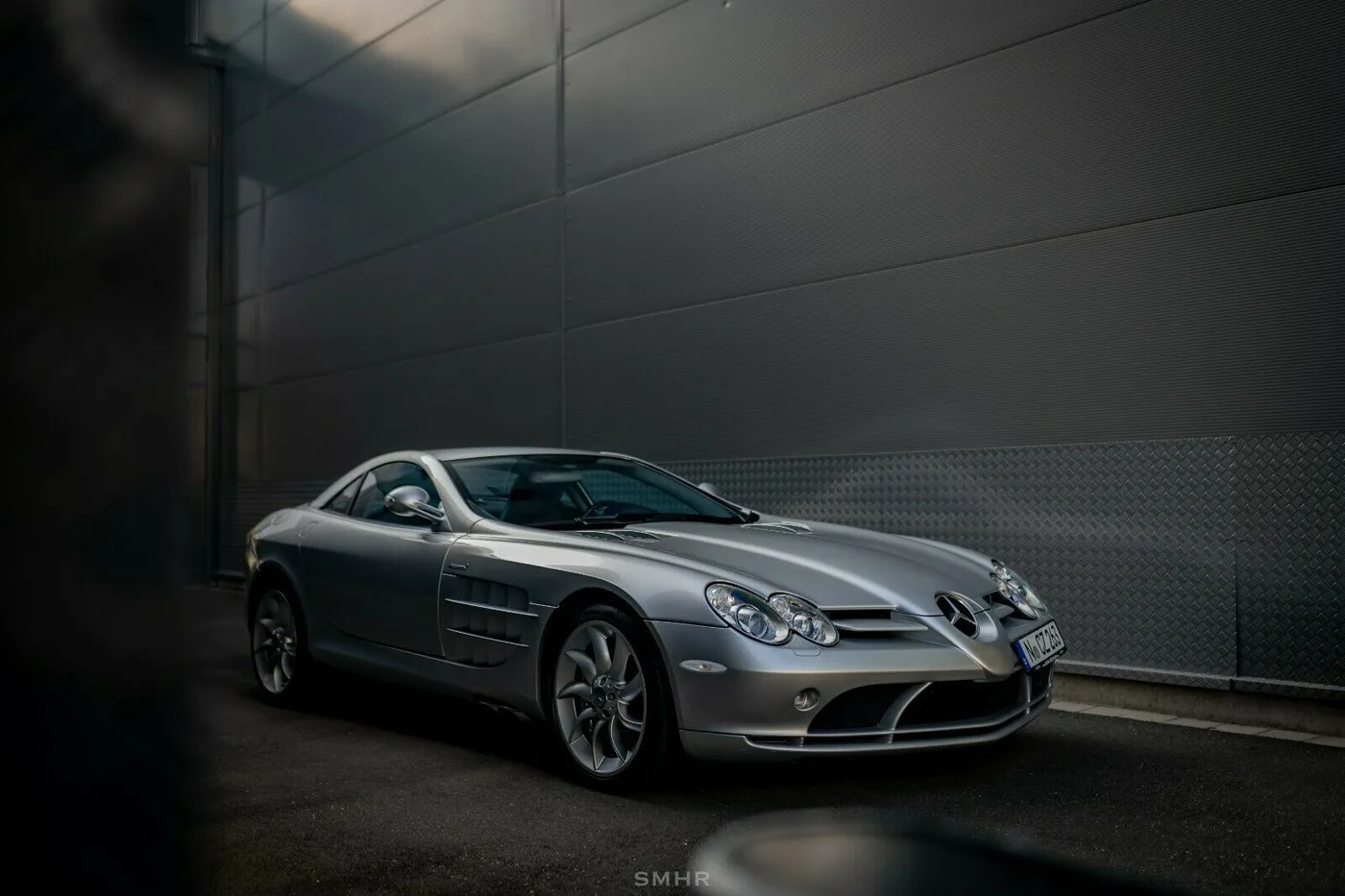 2005 Mercedes-Benz SLR McLaren offered by a specialist dealer in Nuremberg, Germany, photo 3 of 15