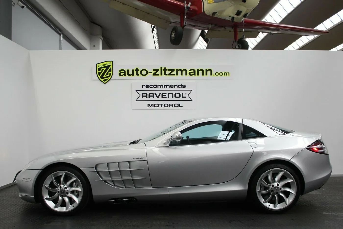 2005 Mercedes-Benz SLR McLaren offered by a specialist dealer in Nuremberg, Germany, photo 6 of 15