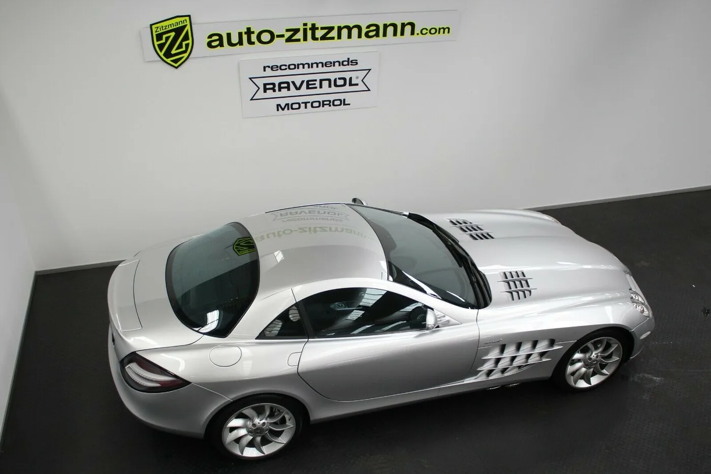2005 Mercedes-Benz SLR McLaren offered by a specialist dealer in Nuremberg, Germany, photo 9 of 15