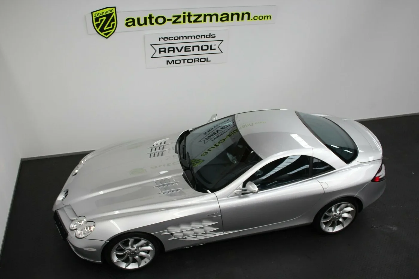 2005 Mercedes-Benz SLR McLaren offered by a specialist dealer in Nuremberg, Germany, photo 10 of 15