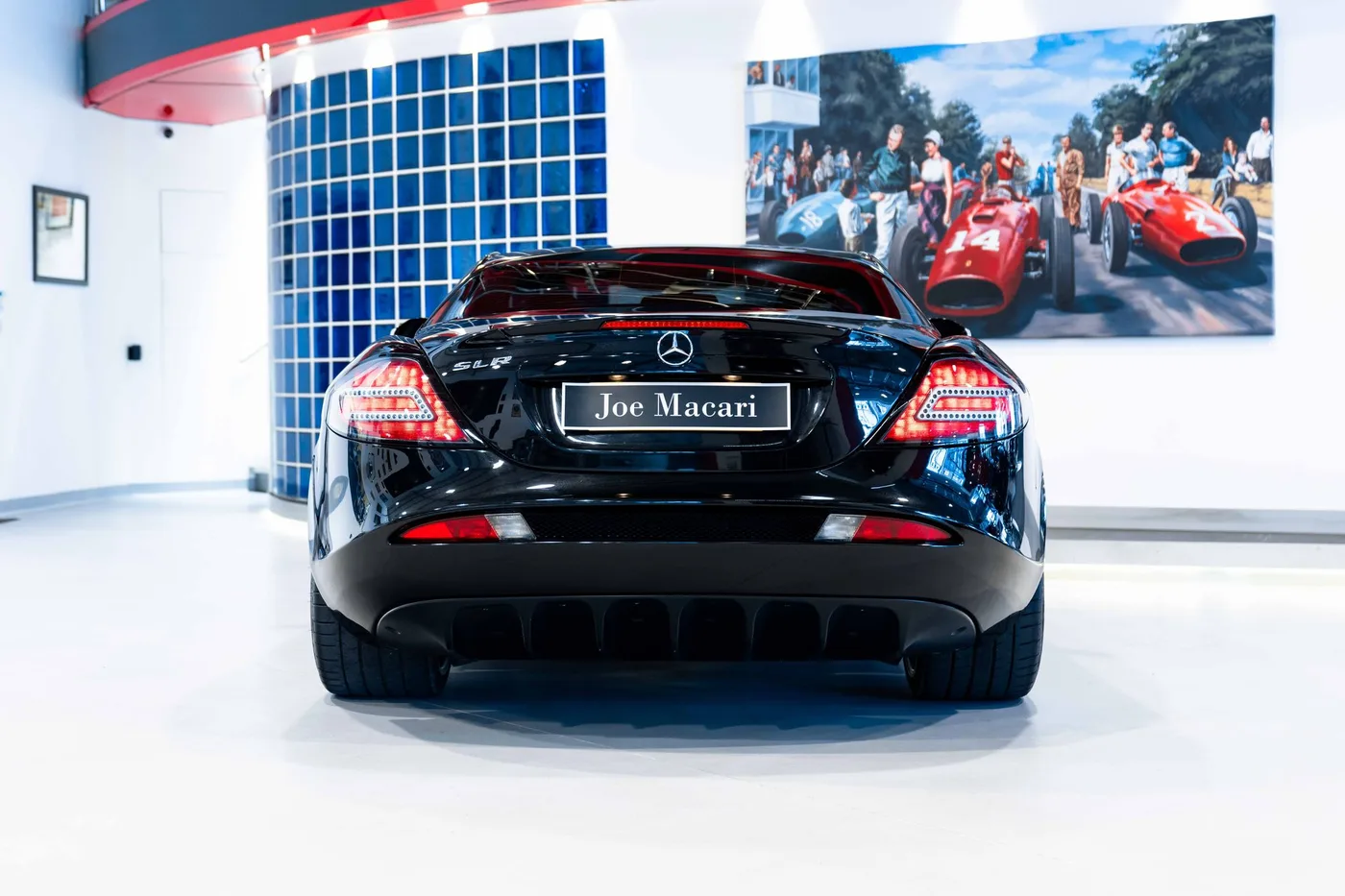 2005 Mercedes-Benz SLR McLaren offered by a collector car specialist in London, United Kingdom, photo 10 of 25