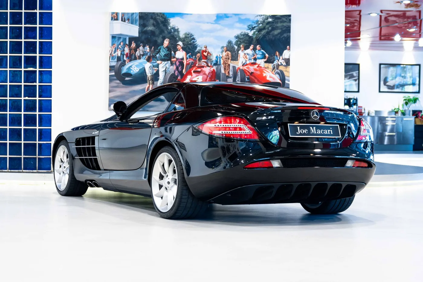 2005 Mercedes-Benz SLR McLaren offered by a collector car specialist in London, United Kingdom, photo 11 of 25