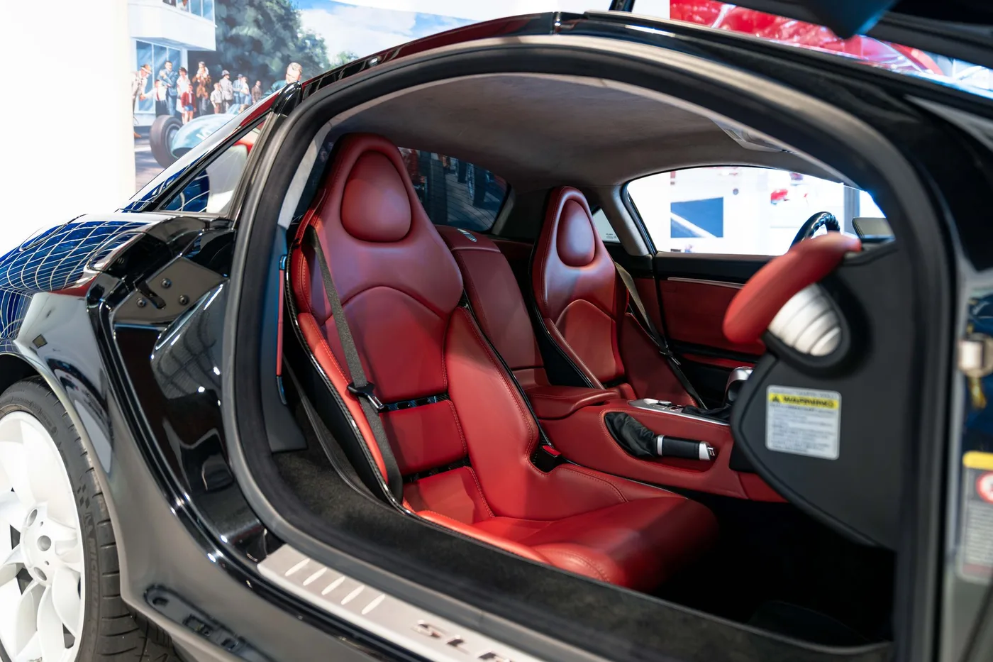 2005 Mercedes-Benz SLR McLaren offered by a collector car specialist in London, United Kingdom, photo 15 of 25