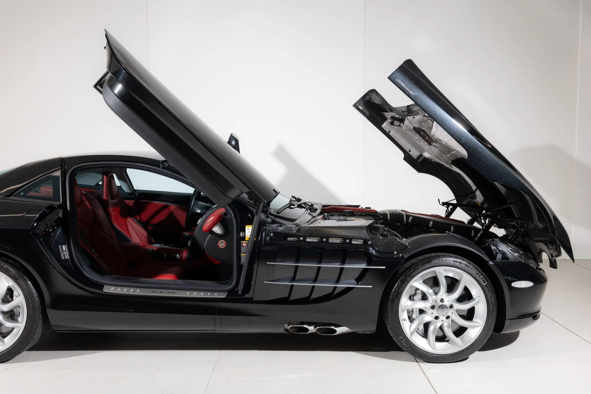 2005 Mercedes-Benz SLR McLaren, 16/20