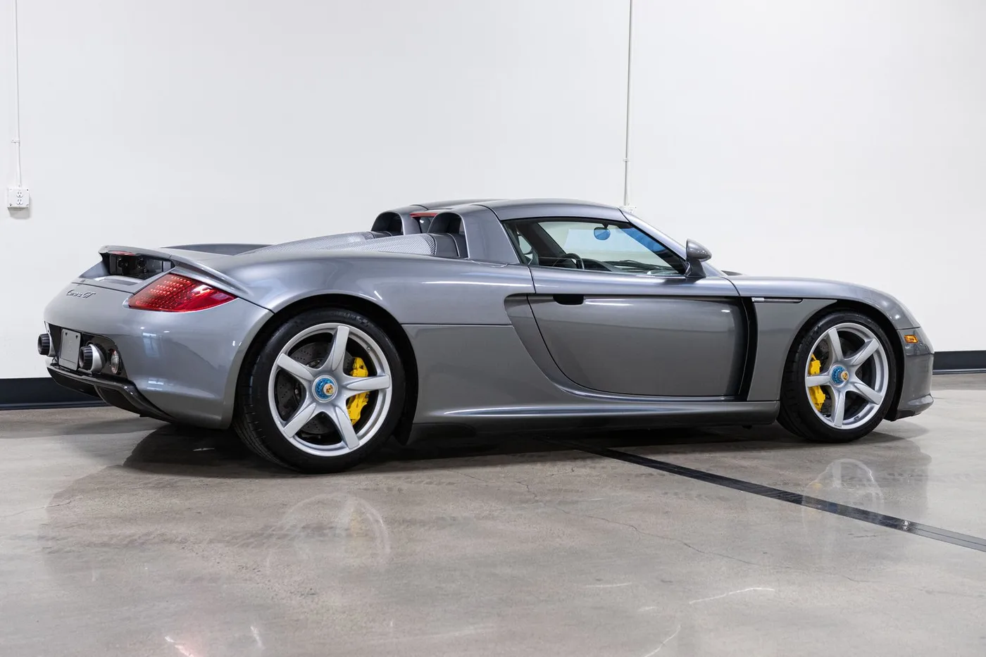 2005 Porsche Carrera GT vendue par un concessionnaire spécialisé à Costa Mesa, États-Unis, photo 10 sur 15