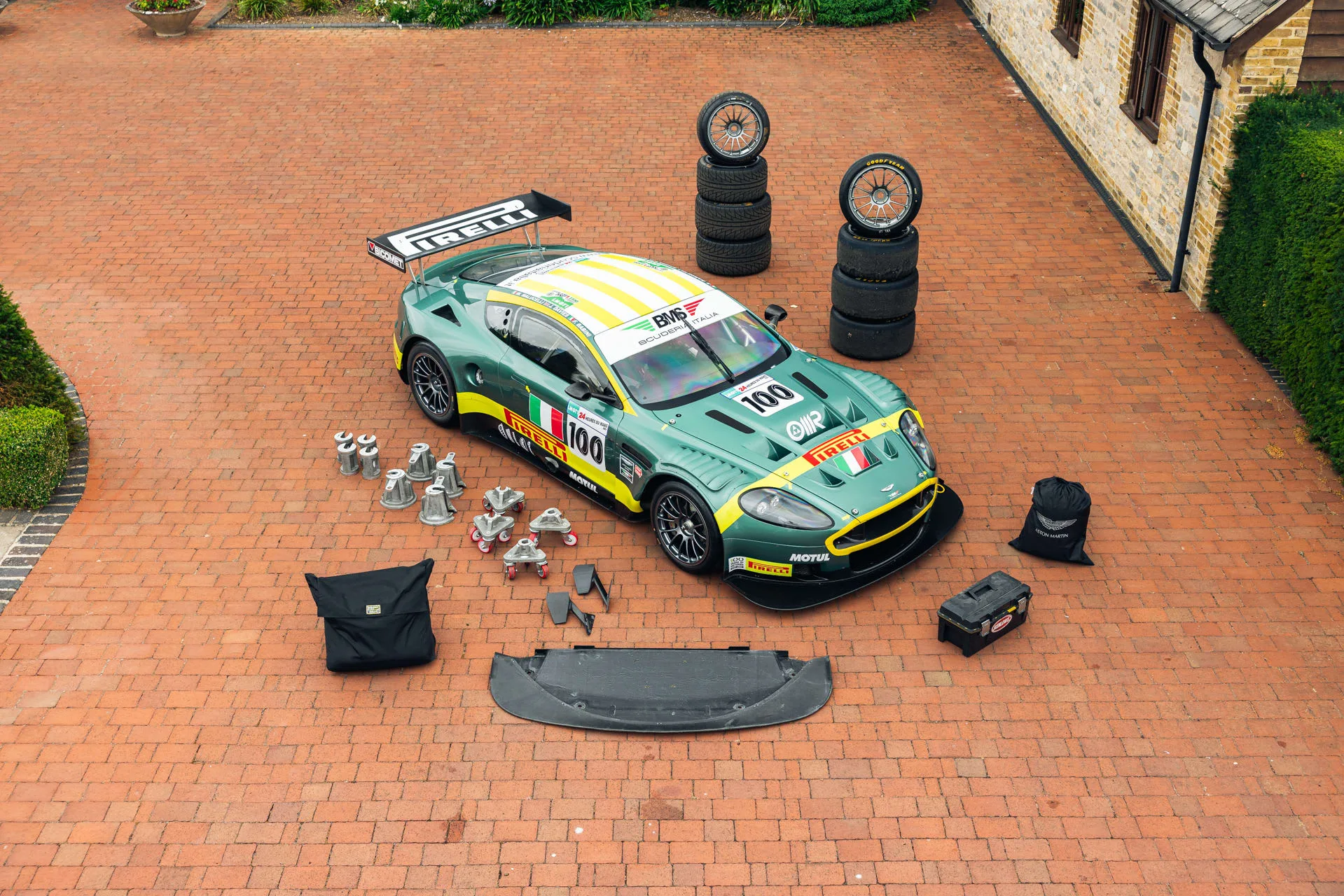 2006 Aston Martin DBR9 GT1, 11/30