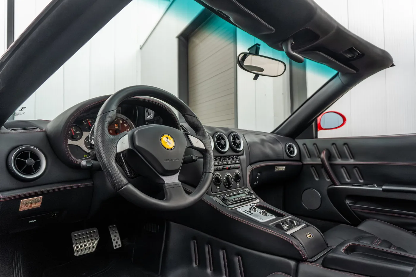 2006 Ferrari 575 Superamerica angeboten von einem Supersportwagenhändler in Woerden, Niederlande, Foto 3 von 25