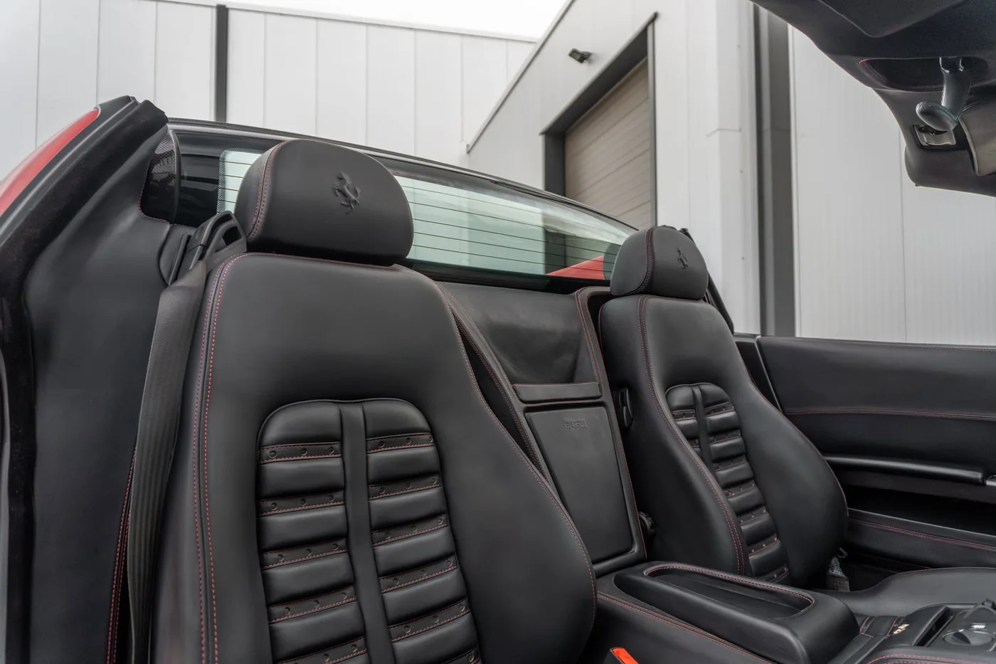 2006 Ferrari 575 Superamerica angeboten von einem Supersportwagenhändler in Woerden, Niederlande, Foto 4 von 25
