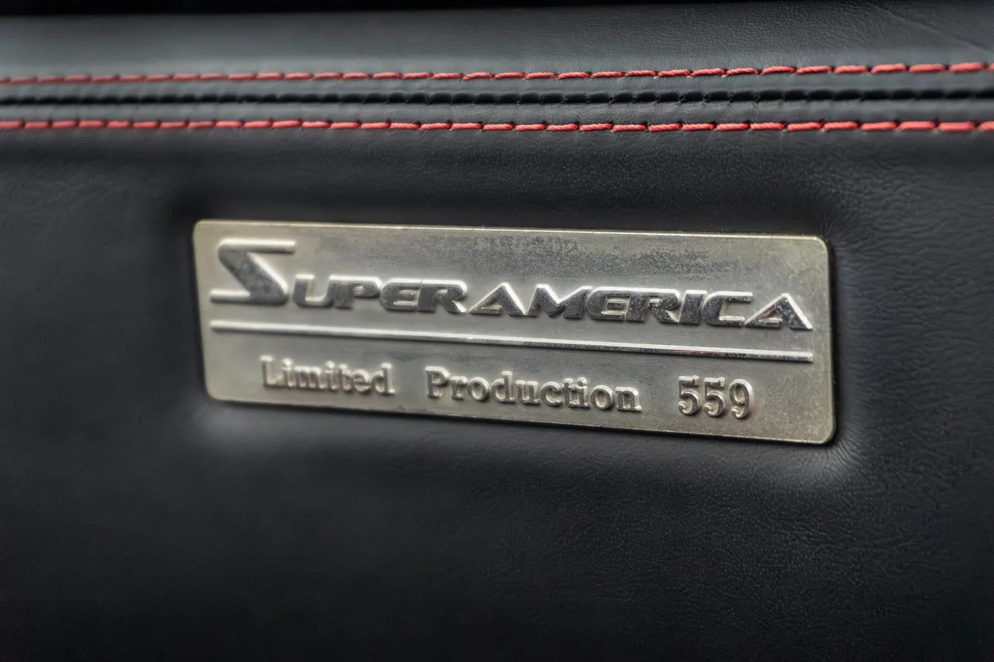 2006 Ferrari 575 Superamerica angeboten von einem Supersportwagenhändler in Woerden, Niederlande, Foto 18 von 25
