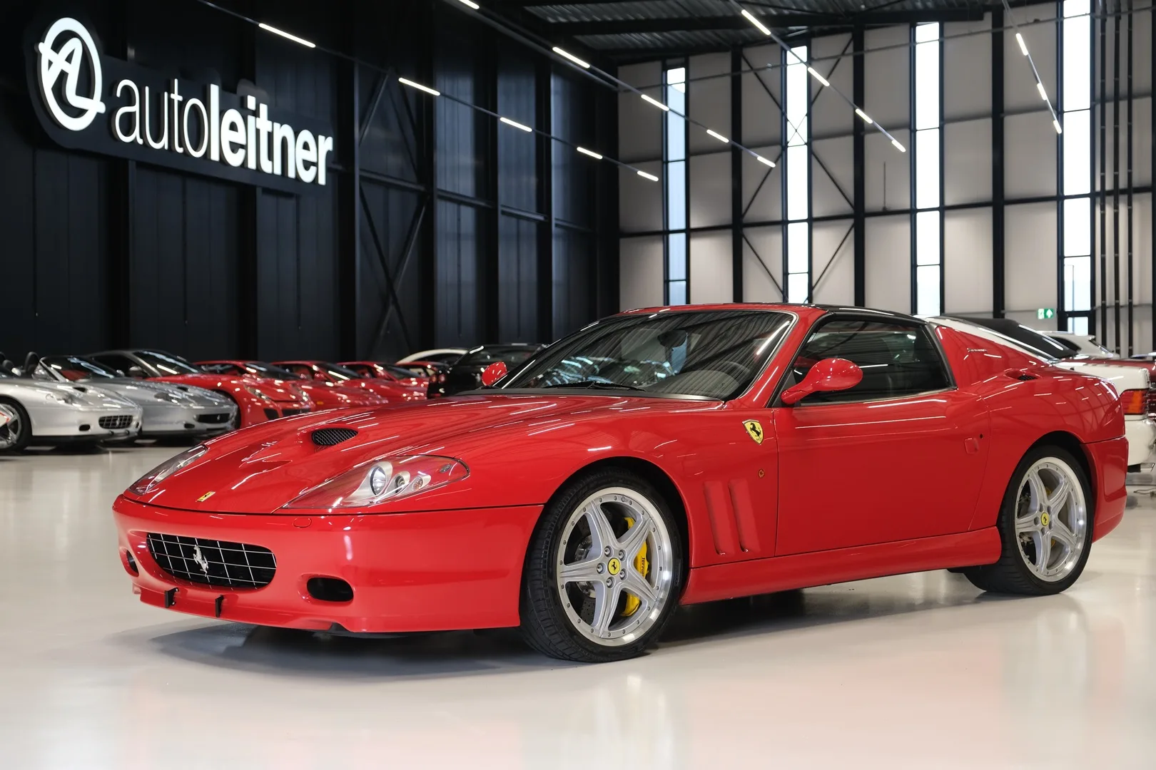 2006 Ferrari 575 Superamerica HGTC angeboten von einem Oldtimerhändler in Alkmaar, Niederlande, Hauptfoto
