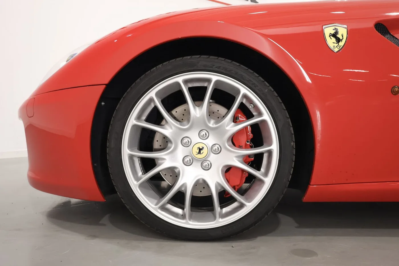 2006 Ferrari 599 GTB Fiorano proposée par un spécialiste de la supercar à Zibido San Giacomo, Italie, photo 6 sur 25
