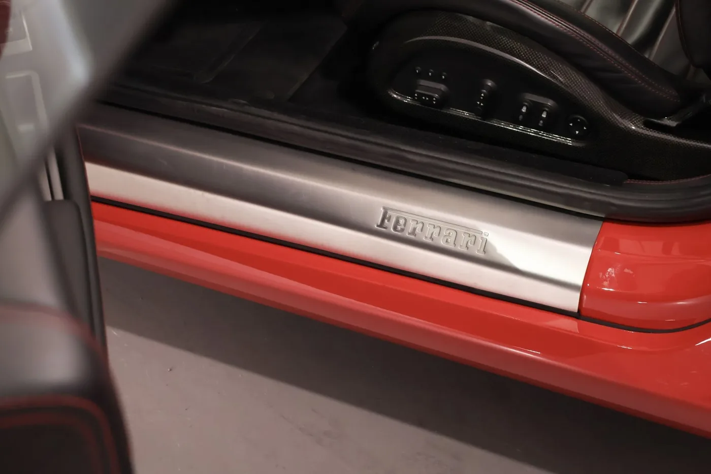 2006 Ferrari 599 GTB Fiorano proposée par un spécialiste de la supercar à Zibido San Giacomo, Italie, photo 13 sur 25