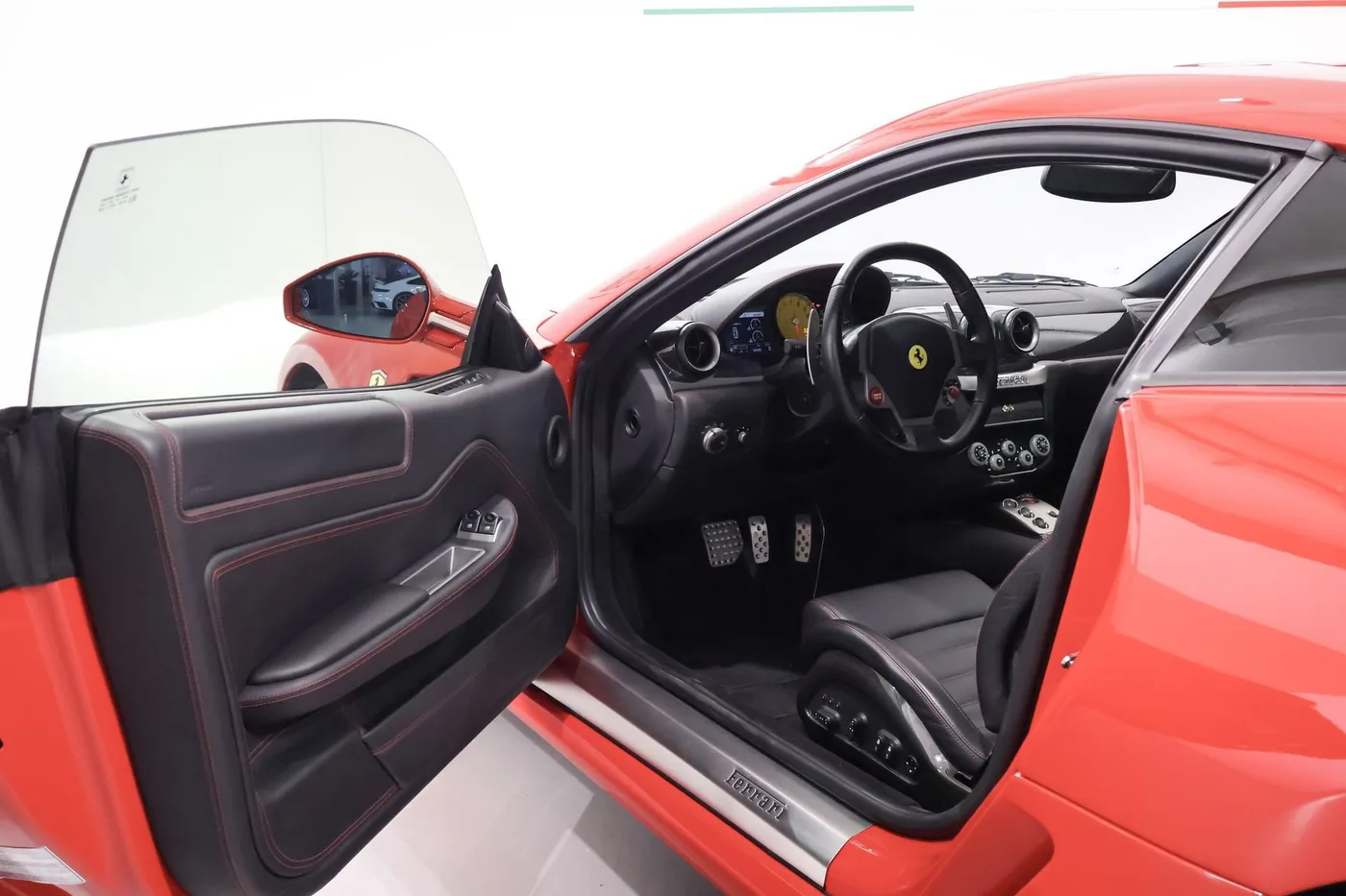 2006 Ferrari 599 GTB Fiorano proposée par un spécialiste de la supercar à Zibido San Giacomo, Italie, photo 14 sur 25