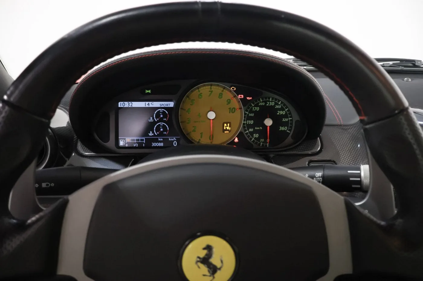2006 Ferrari 599 GTB Fiorano proposée par un spécialiste de la supercar à Zibido San Giacomo, Italie, photo 17 sur 25