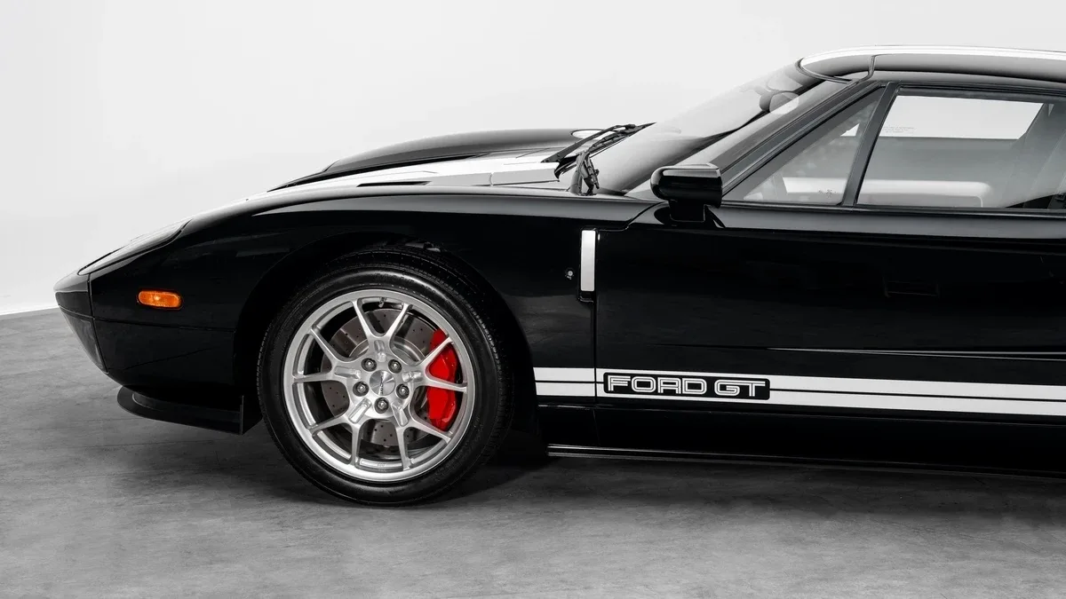 2006 Ford GT angeboten von einem Fachhändler in Dubai, Vereinigte Arabische Emirate, Foto 6 von 25