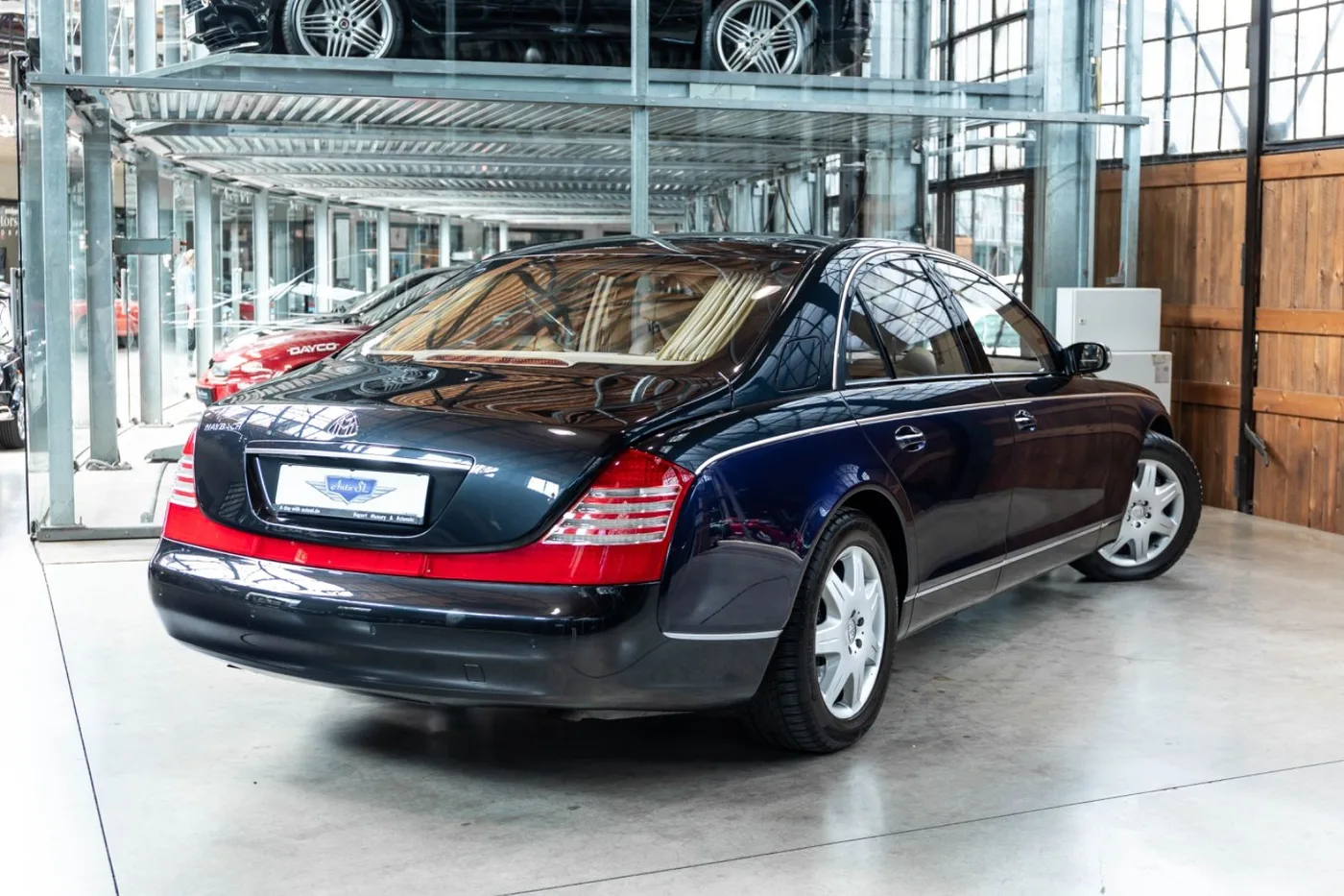 2006 Maybach 57 proposée par un concessionnaire spécialisé à Neuss, Allemagne, photo 2 sur 10