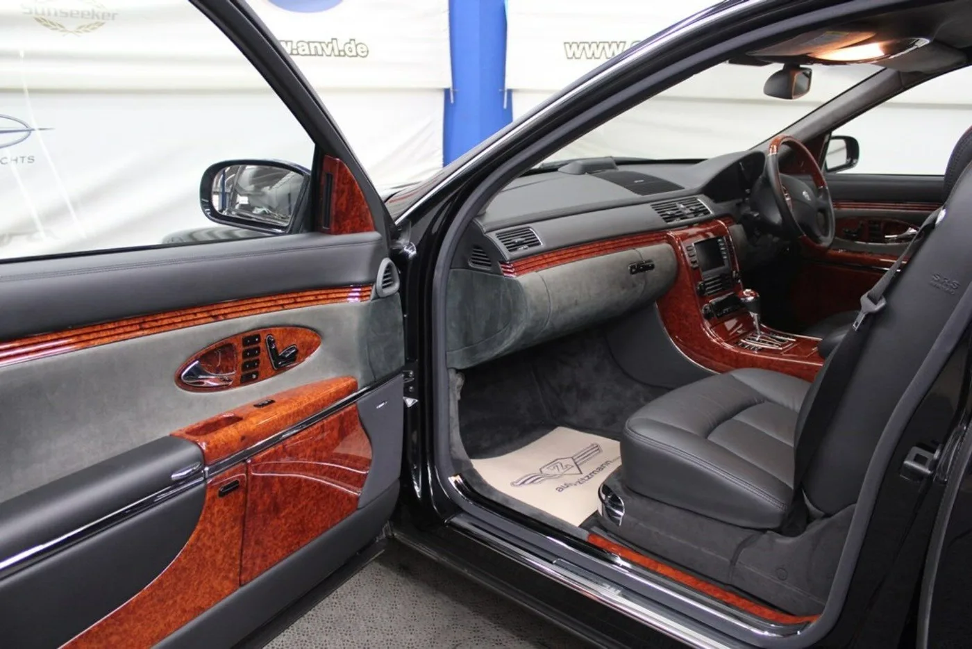 2006 Maybach 62 proposée par un concessionnaire spécialisé à Nuremberg, Allemagne, photo 10 sur 15