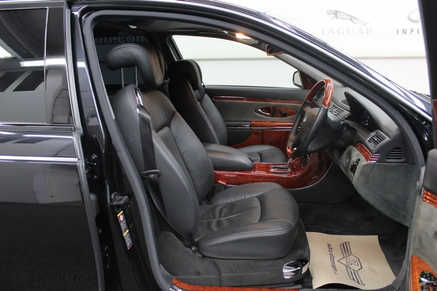 2006 Maybach 62 proposée par un concessionnaire spécialisé à Nuremberg, Allemagne, photo 13 sur 15