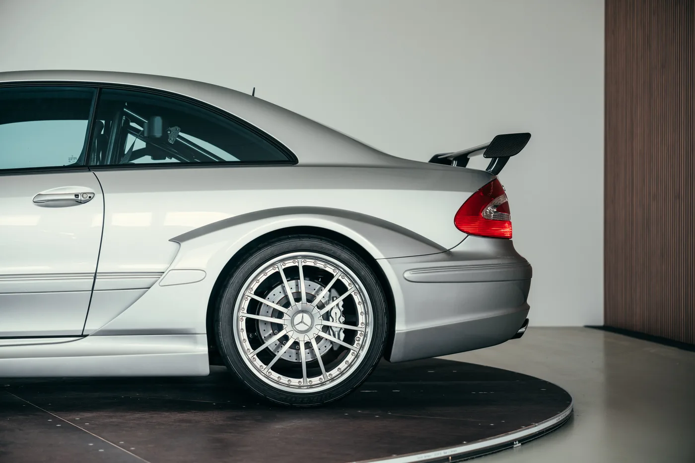 2006 Mercedes-Benz CLK DTM AMG angeboten von einem Oldtimerspezialisten in Stuttgart, Deutschland, Foto 12 von 25