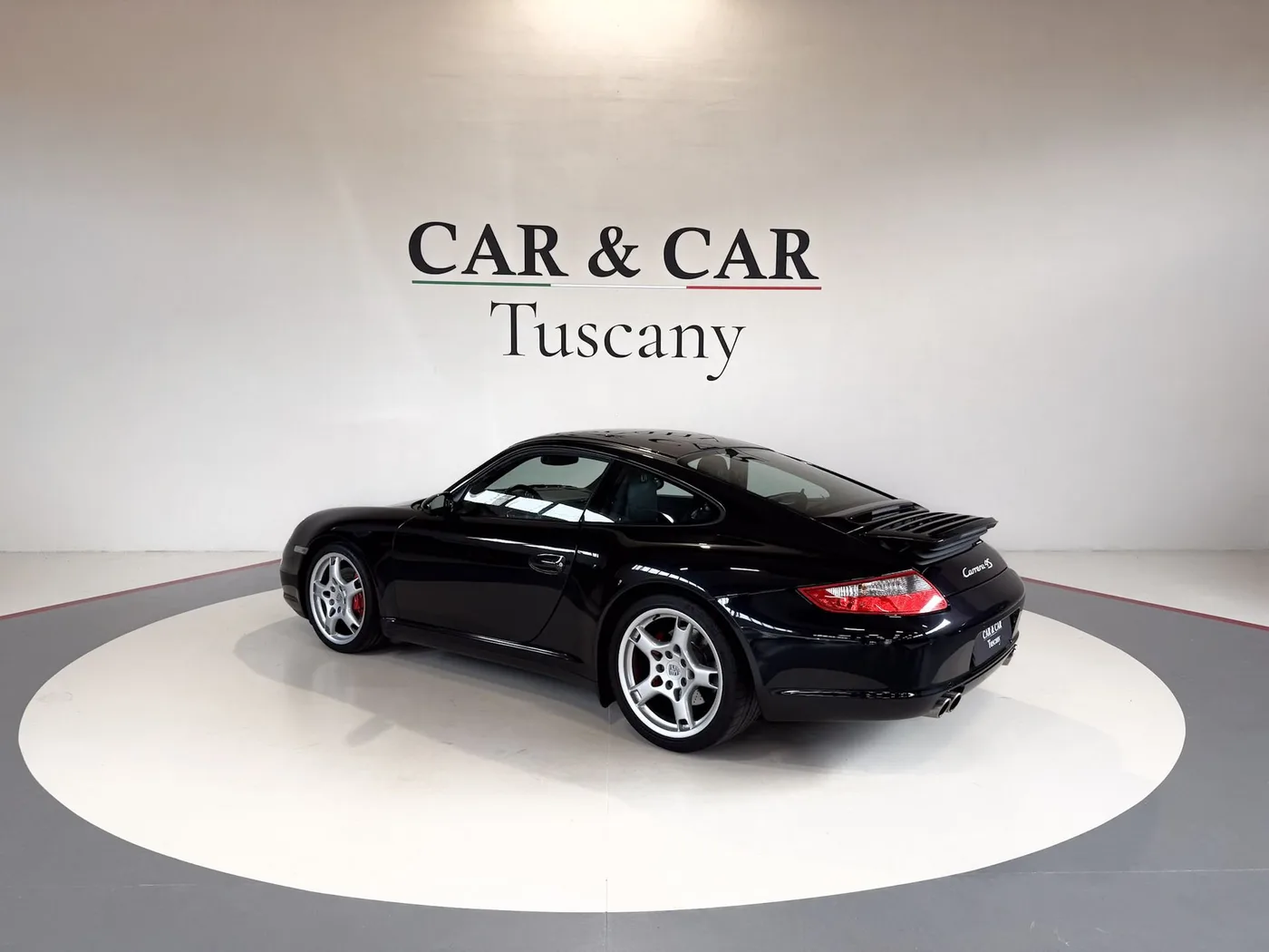 2006 Porsche 911 Carrera 4S proposée par un concessionnaire spécialisé à Lucca, Italie, photo 2 sur 22