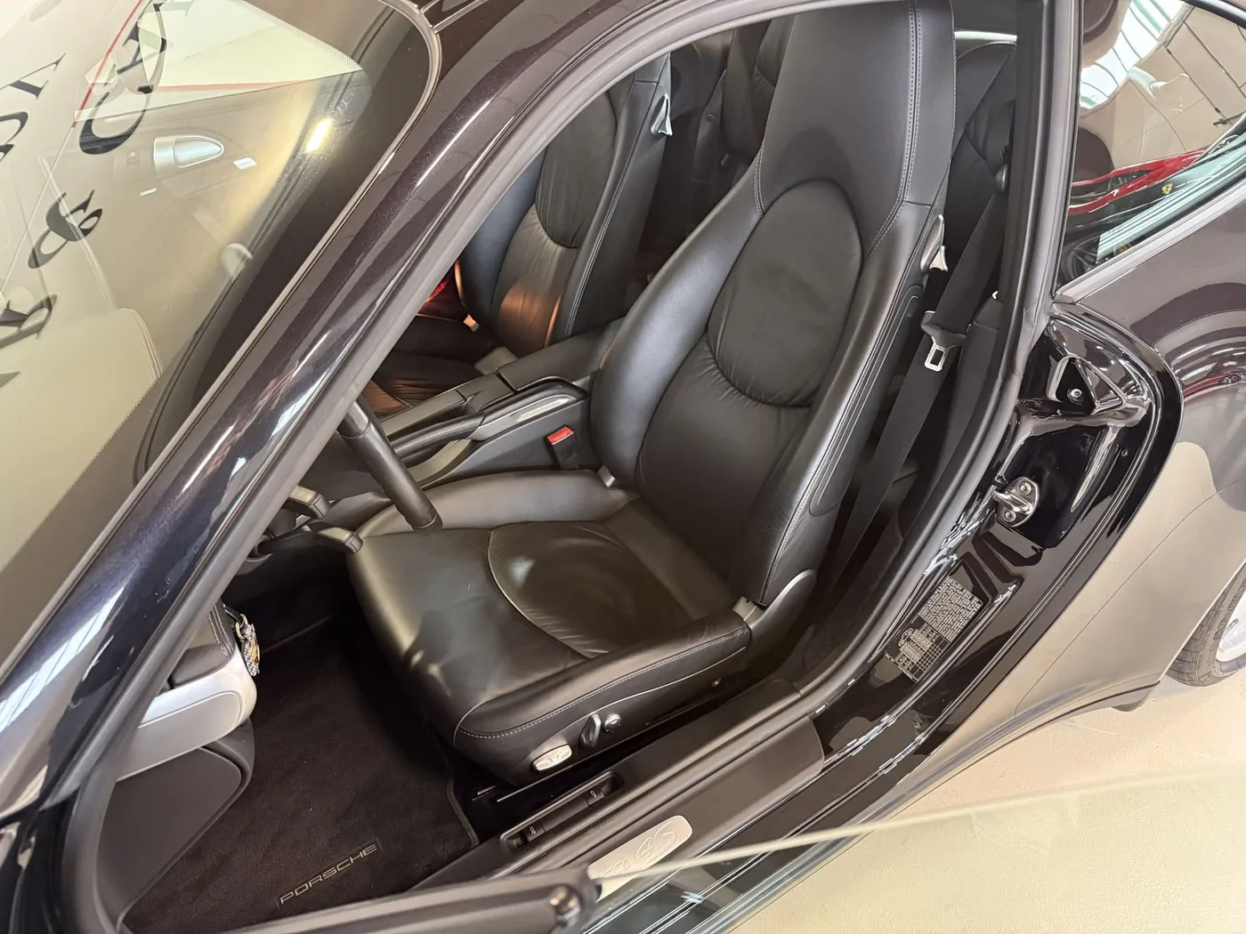 2006 Porsche 911 Carrera 4S proposée par un concessionnaire spécialisé à Lucca, Italie, photo 9 sur 22