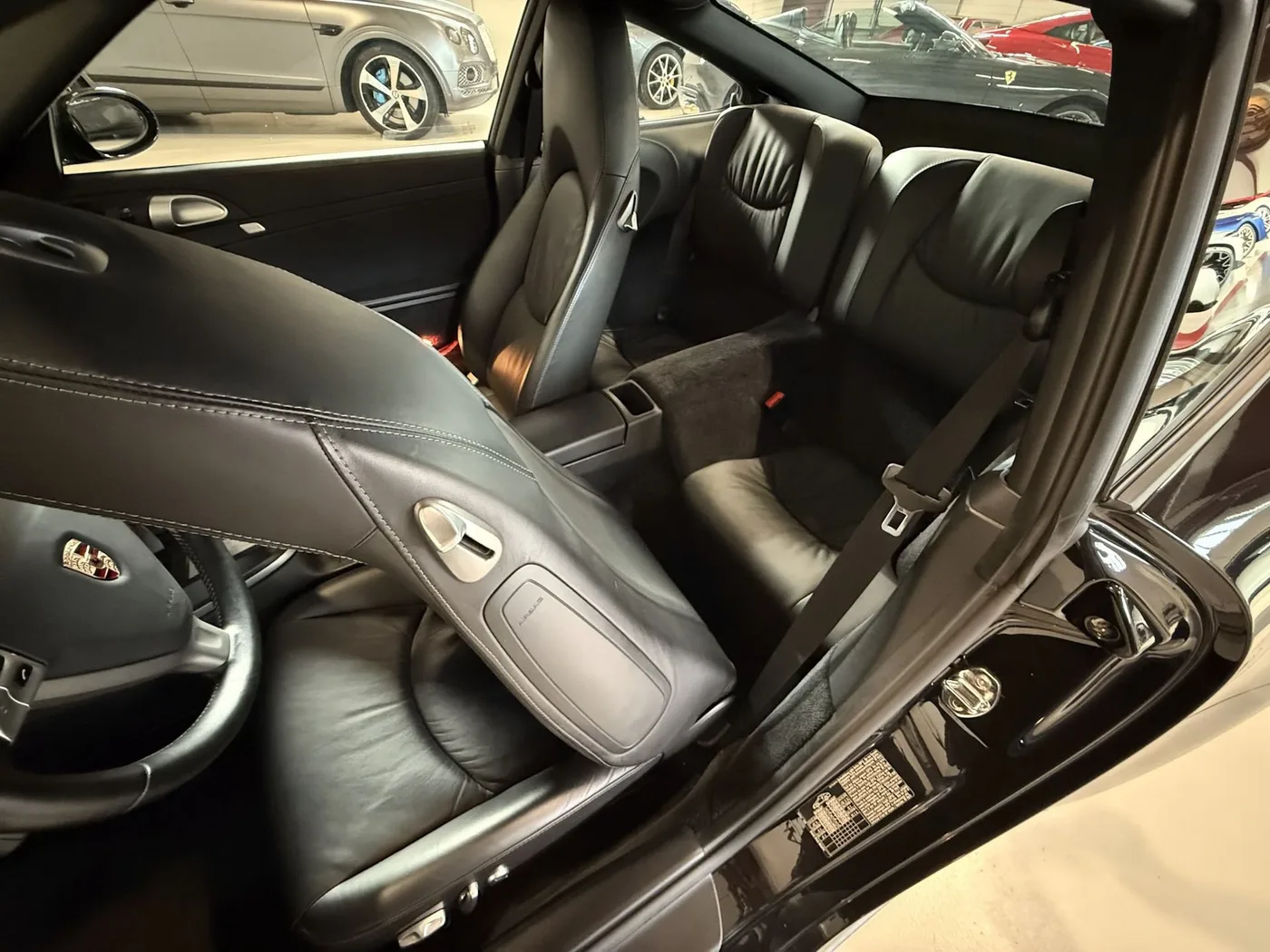 2006 Porsche 911 Carrera 4S proposée par un concessionnaire spécialisé à Lucca, Italie, photo 18 sur 22