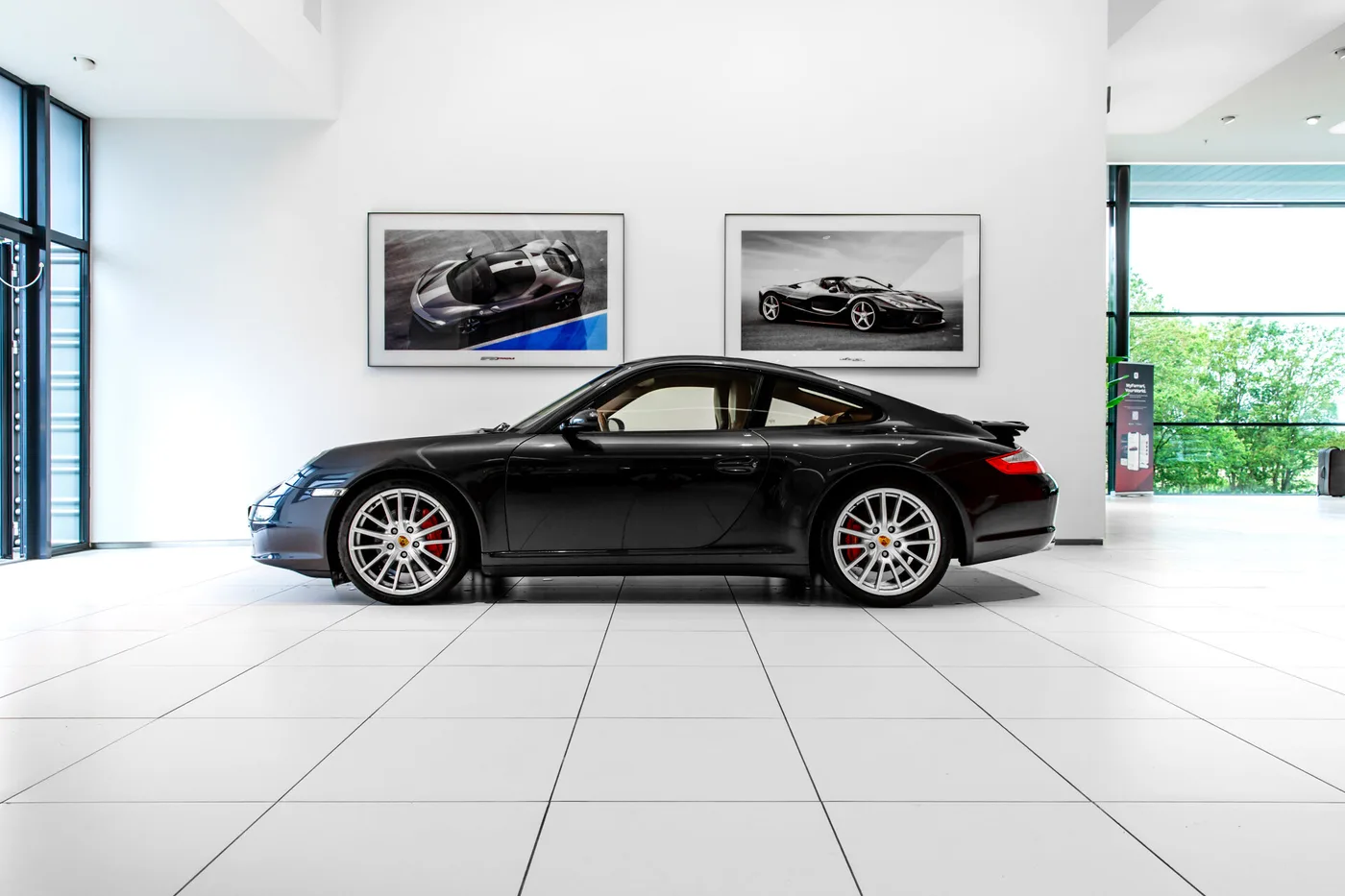 2006 Porsche 911 Carrera 4S manual proposée par un concessionnaire spécialisé à Hengelo, Pays-Bas, photo 2 sur 15