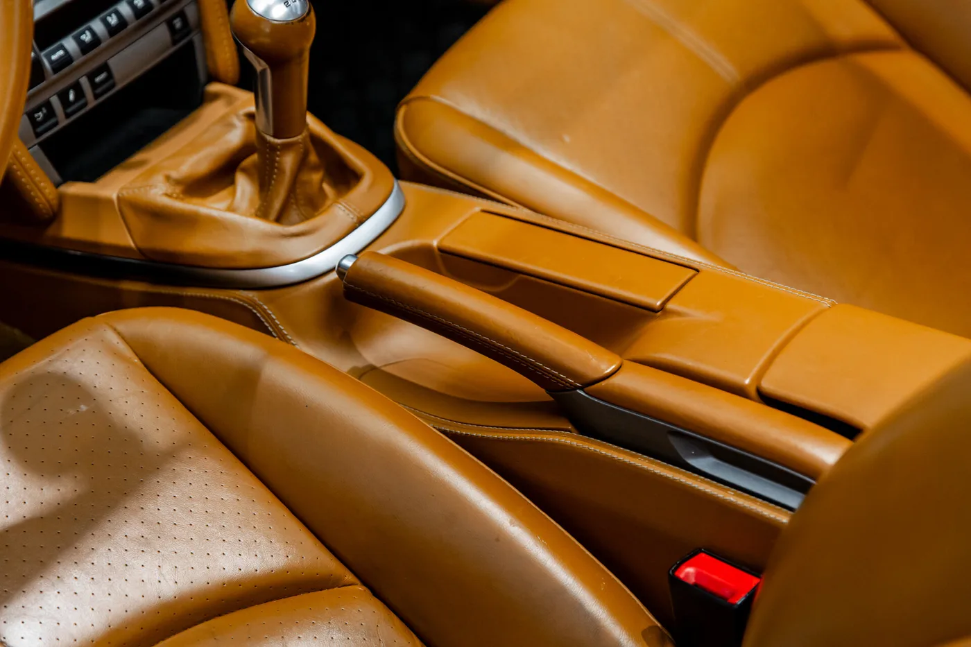 2006 Porsche 911 Carrera 4S manual proposée par un concessionnaire spécialisé à Hengelo, Pays-Bas, photo 13 sur 15