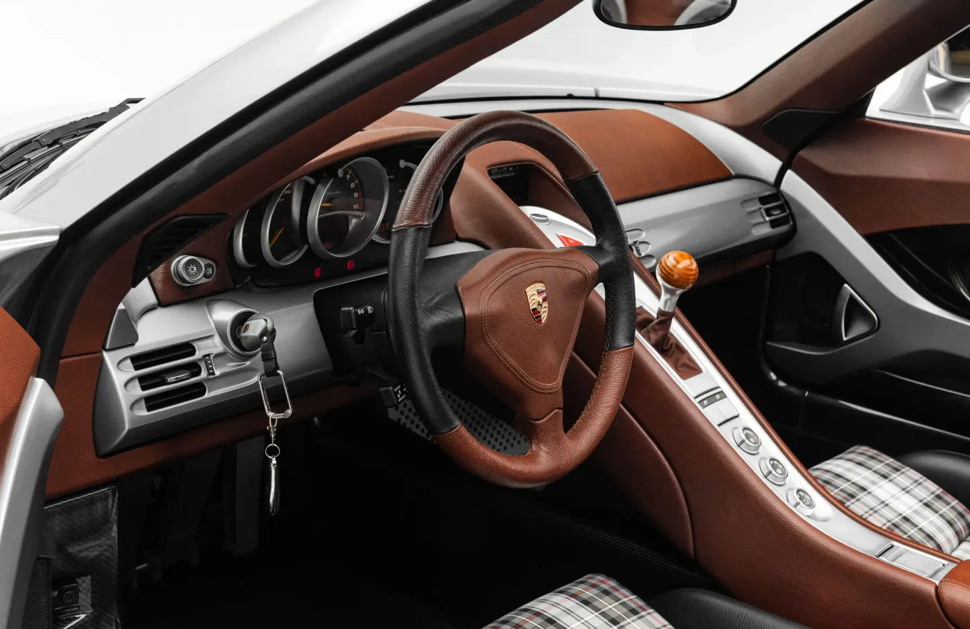 2006 Porsche Carrera GT angeboten von einem Fachhändler in Dubai, Vereinigte Arabische Emirate, Foto 5 von 10