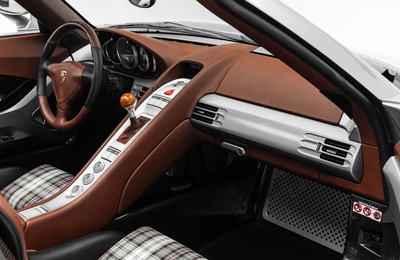 2006 Porsche Carrera GT angeboten von einem Fachhändler in Dubai, Vereinigte Arabische Emirate, Foto 6 von 10