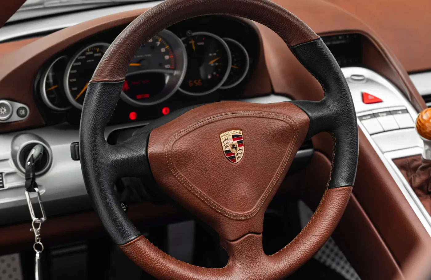 2006 Porsche Carrera GT angeboten von einem Fachhändler in Dubai, Vereinigte Arabische Emirate, Foto 7 von 10