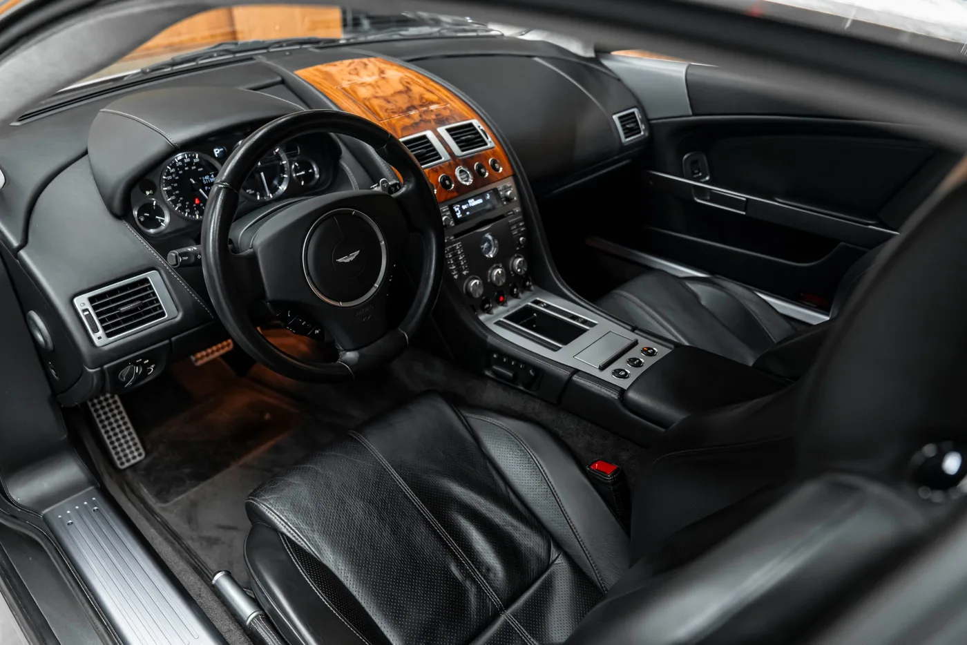 2007 Aston Martin DB9 offered by a specialist dealer in Bratislava, Slovakia, photo 6 of 15