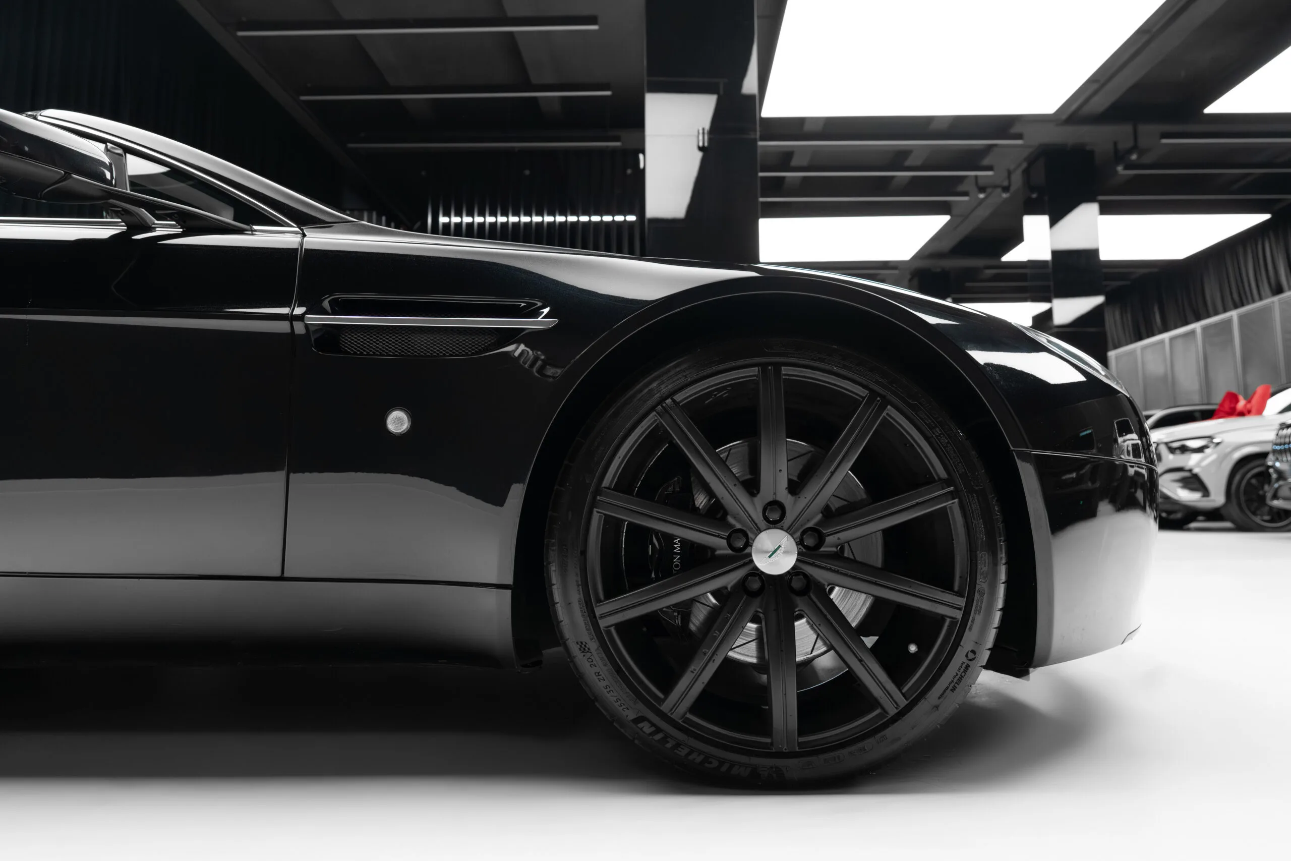 2007 Aston Martin V8 Vantage Roadster, 5/30