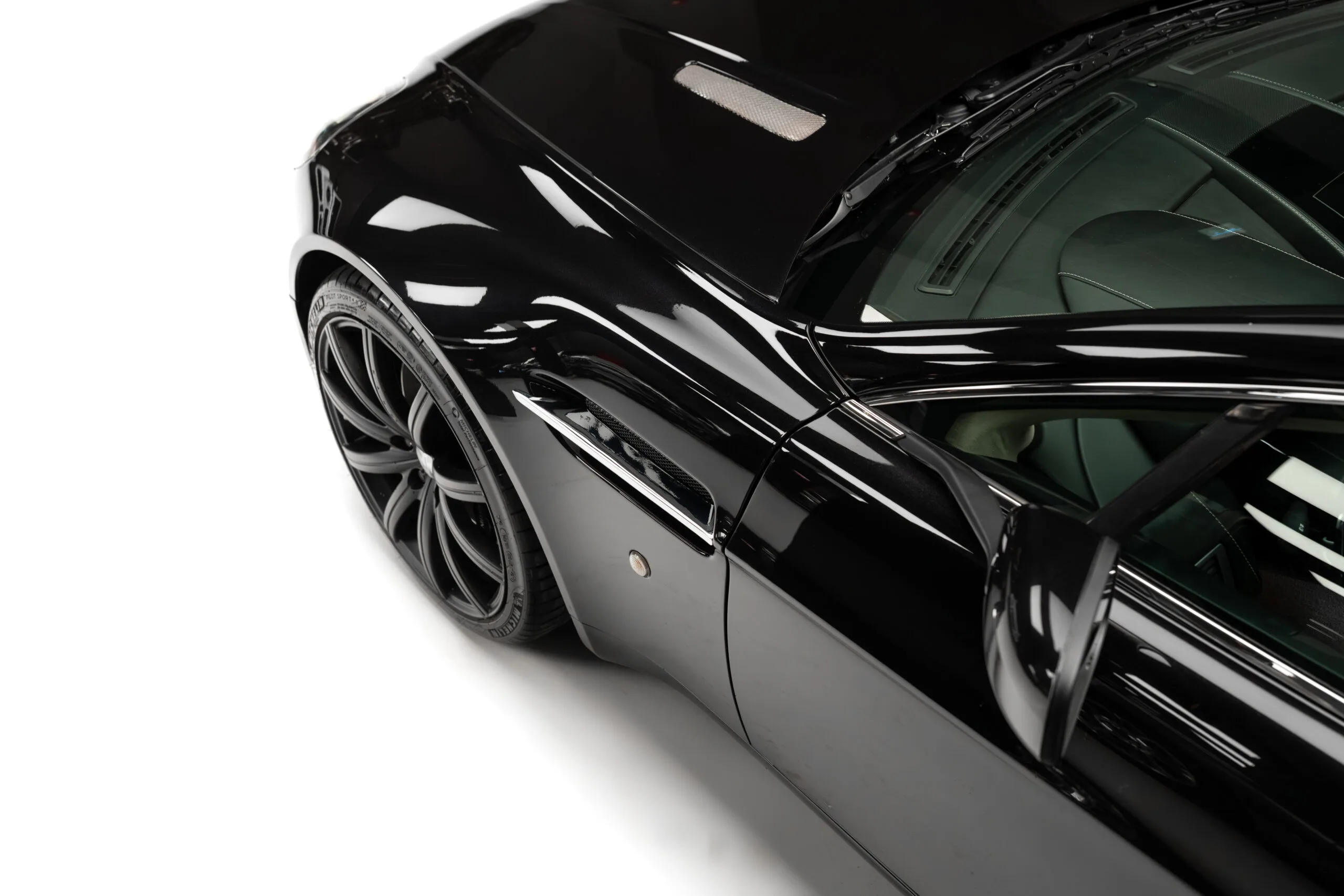 2007 Aston Martin V8 Vantage Roadster, 7/30