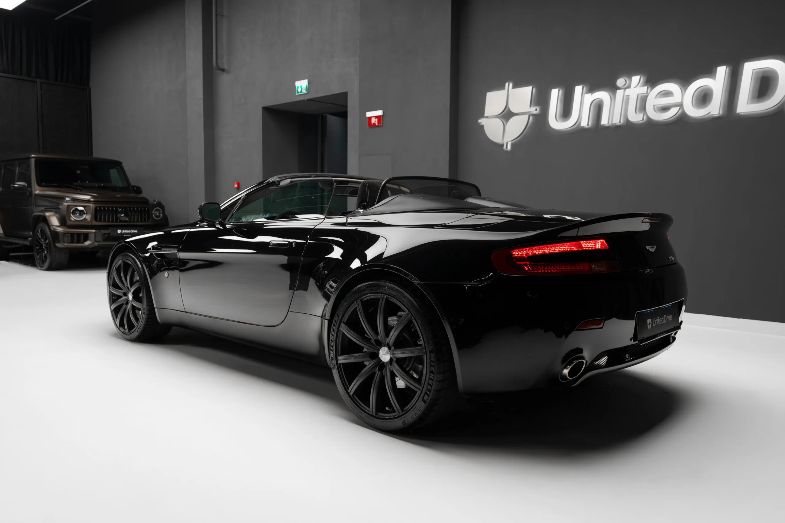 2007 Aston Martin V8 Vantage Roadster, 8/30