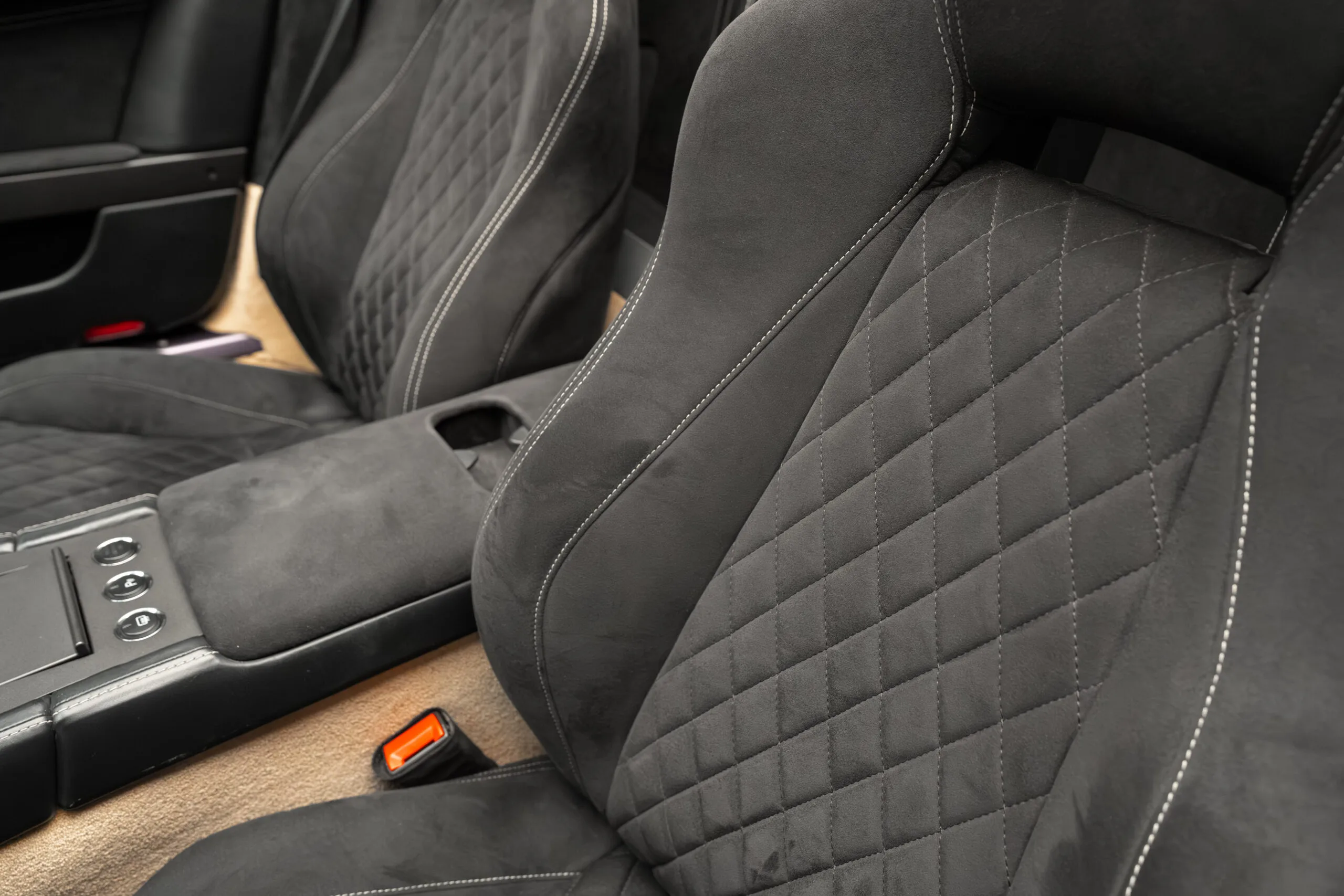 2007 Aston Martin V8 Vantage Roadster, 18/30