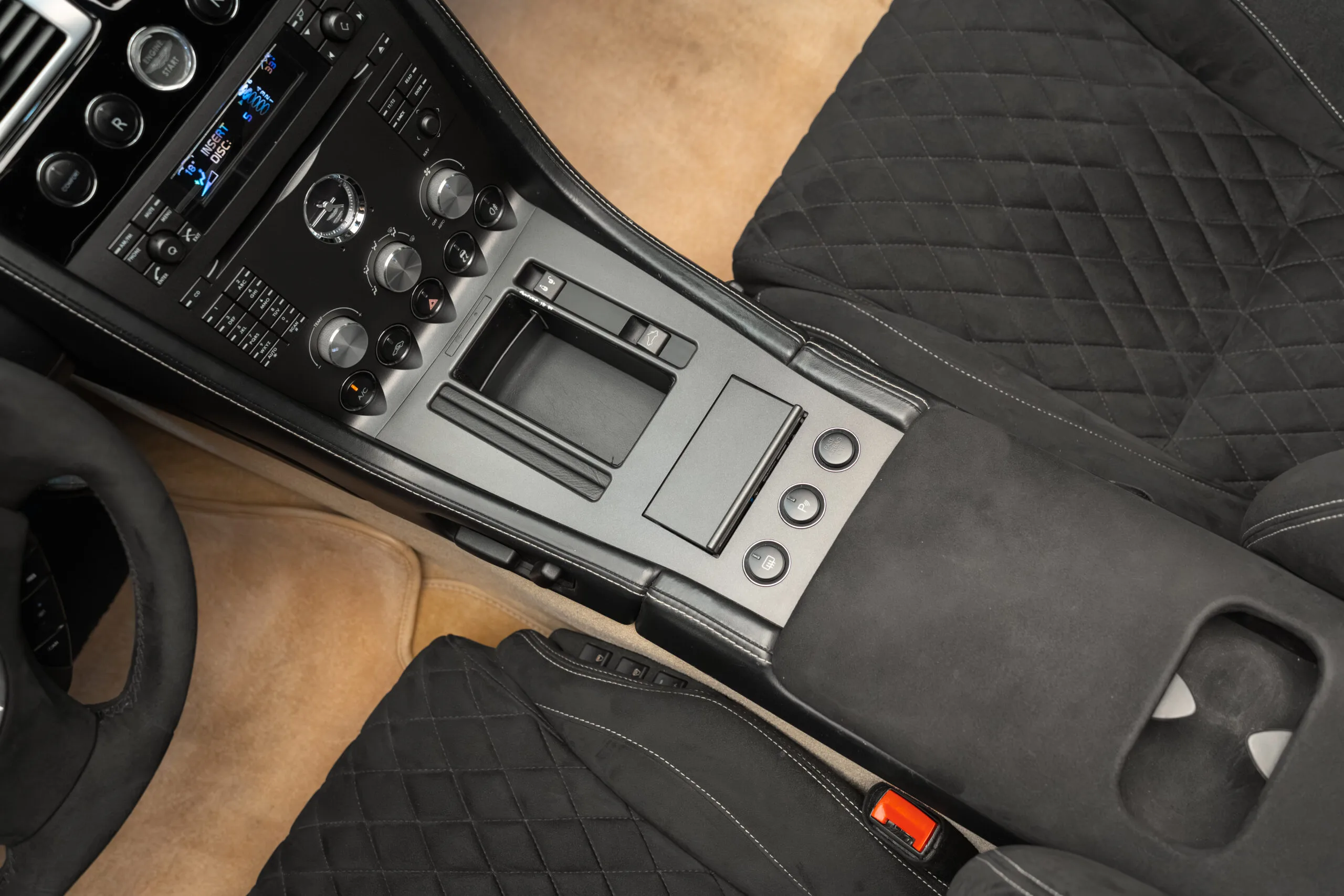 2007 Aston Martin V8 Vantage Roadster, 21/30