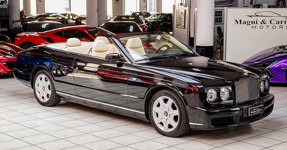 2007 Bentley Azure Mulliner proposée par un concessionnaire spécialisé à Milan, Italie, photo principale