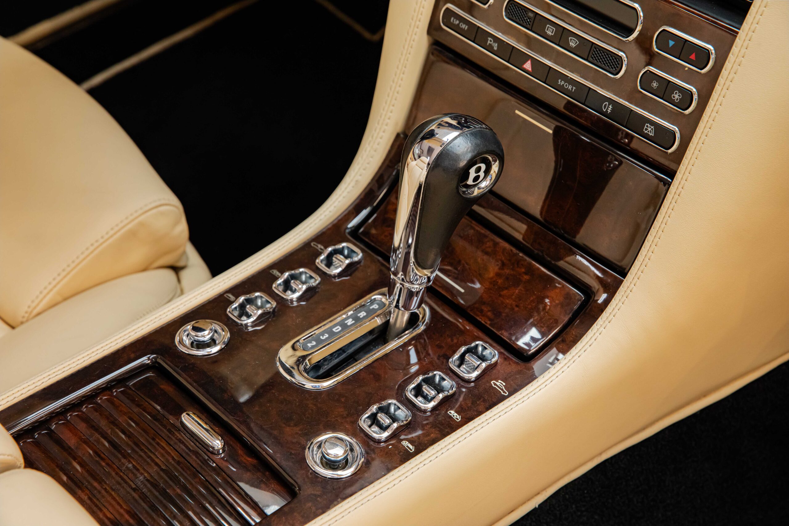 2007 Bentley Azure Mulliner proposée par un concessionnaire spécialisé à Milan, Italie, photo 3 sur 20