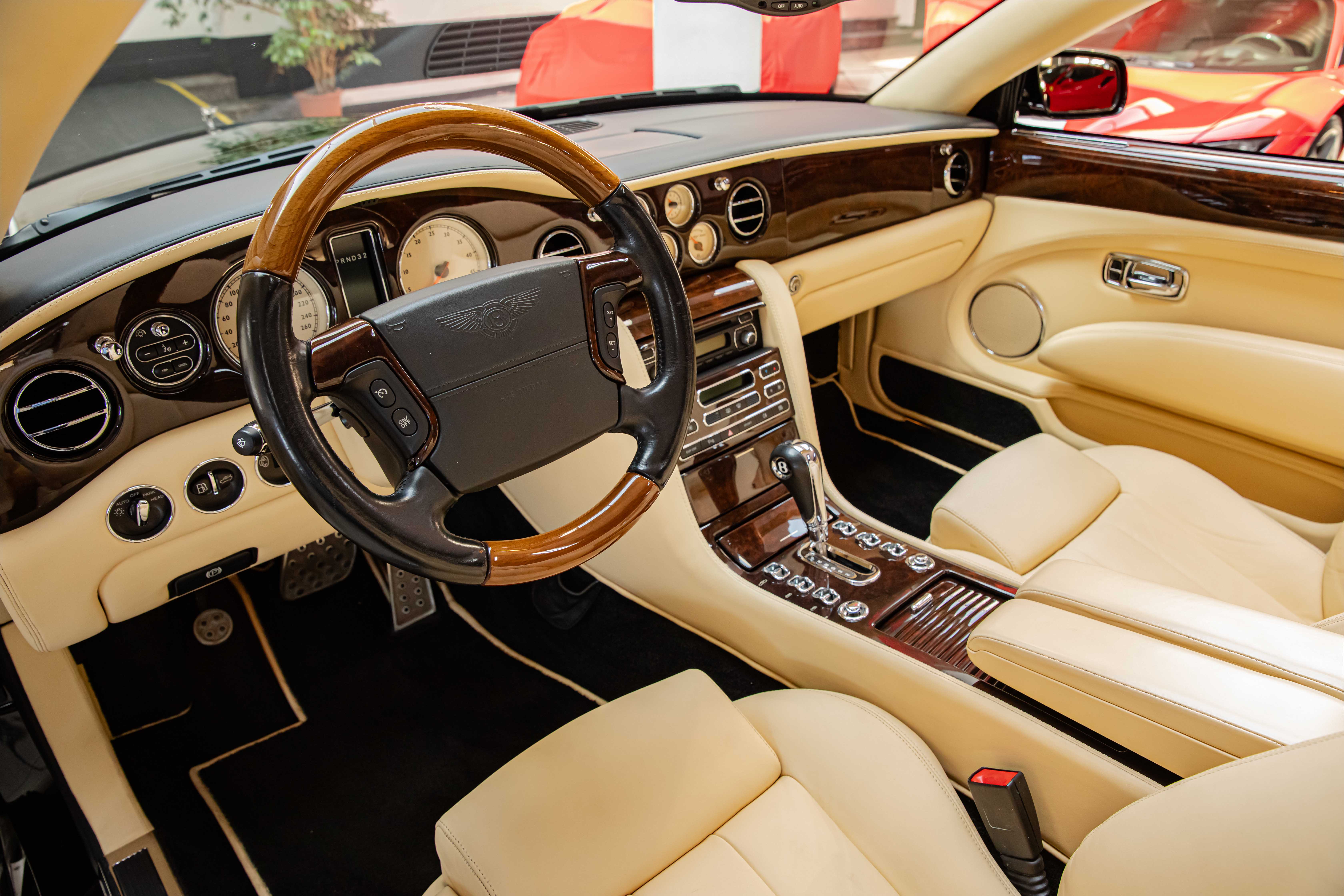 2007 Bentley Azure Mulliner proposée par un concessionnaire spécialisé à Milan, Italie, photo 16 sur 20