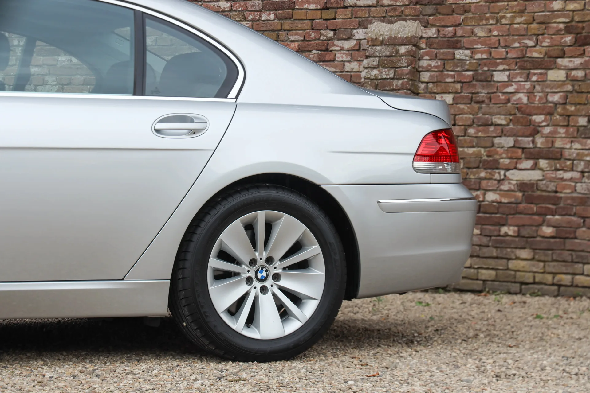 2007 BMW 750i, 28/30