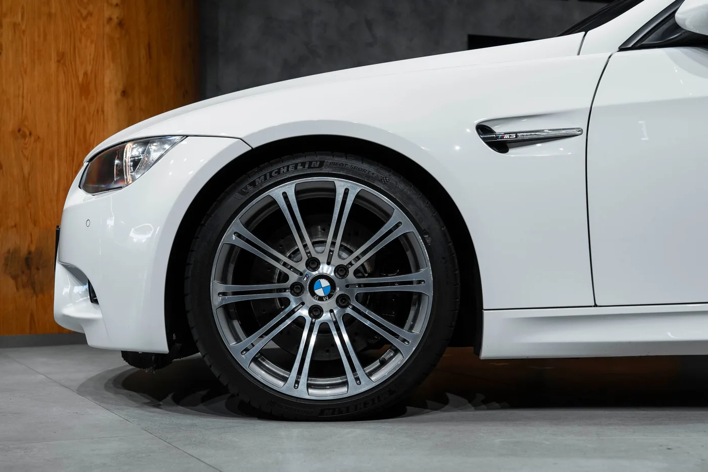 2007 BMW M3 Coupé, manual angeboten von einem Fachhändler in Bratislava, Slowakei, Foto 2 von 15