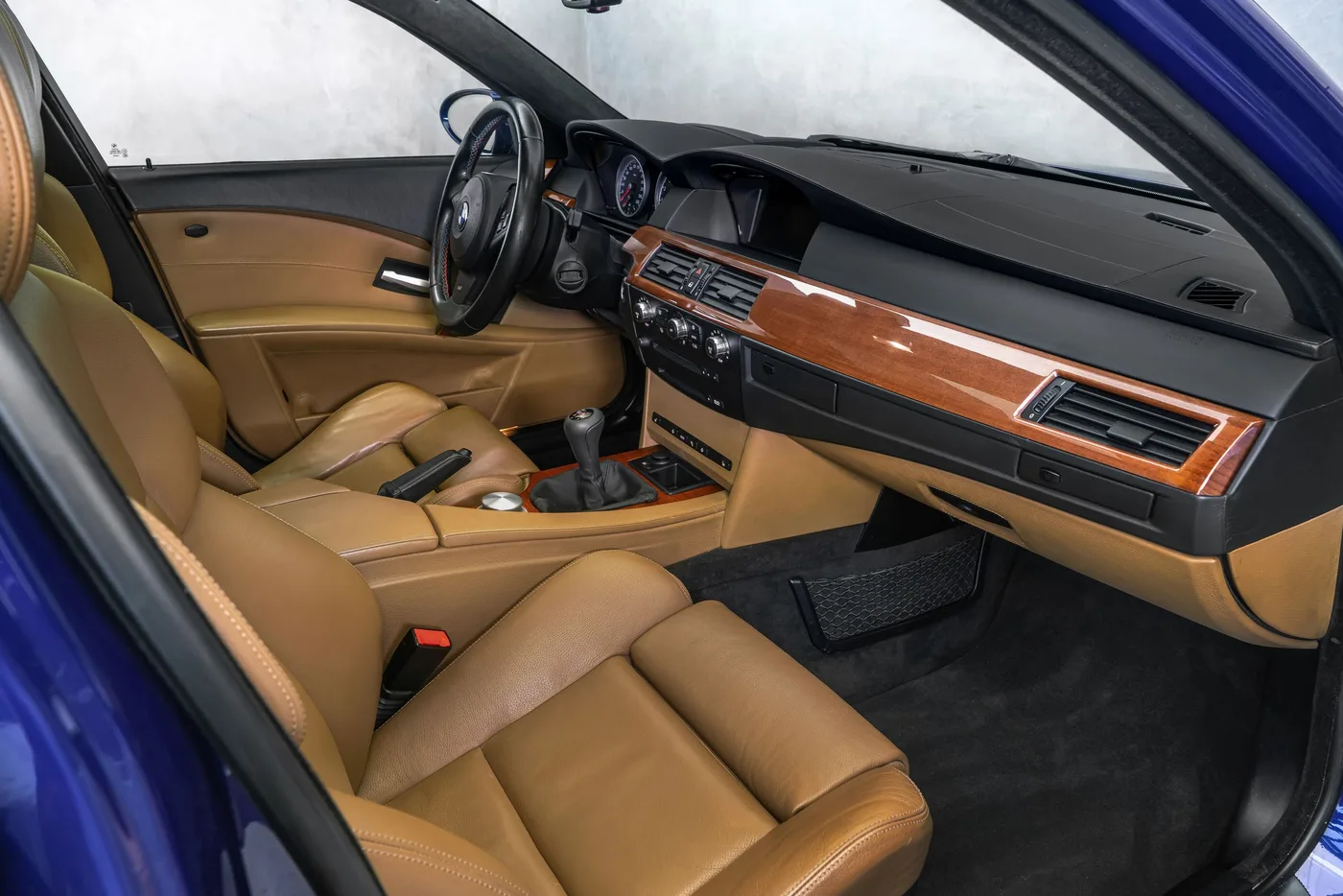 2007 BMW M5 V10, manual angeboten von einem Fachhändler in Ostrava, Tschechien, Foto 12 von 15