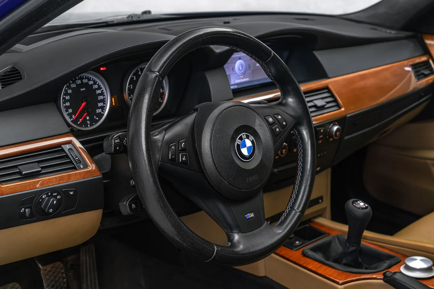 2007 BMW M5 V10, manual angeboten von einem Fachhändler in Ostrava, Tschechien, Foto 15 von 15
