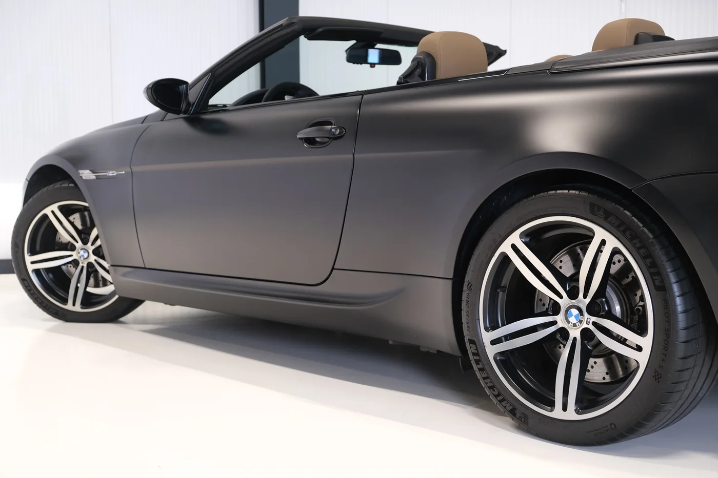 2007 BMW M6 Cabriolet angeboten von einem Oldtimerhändler in Alkmaar, Niederlande, Foto 11 von 15