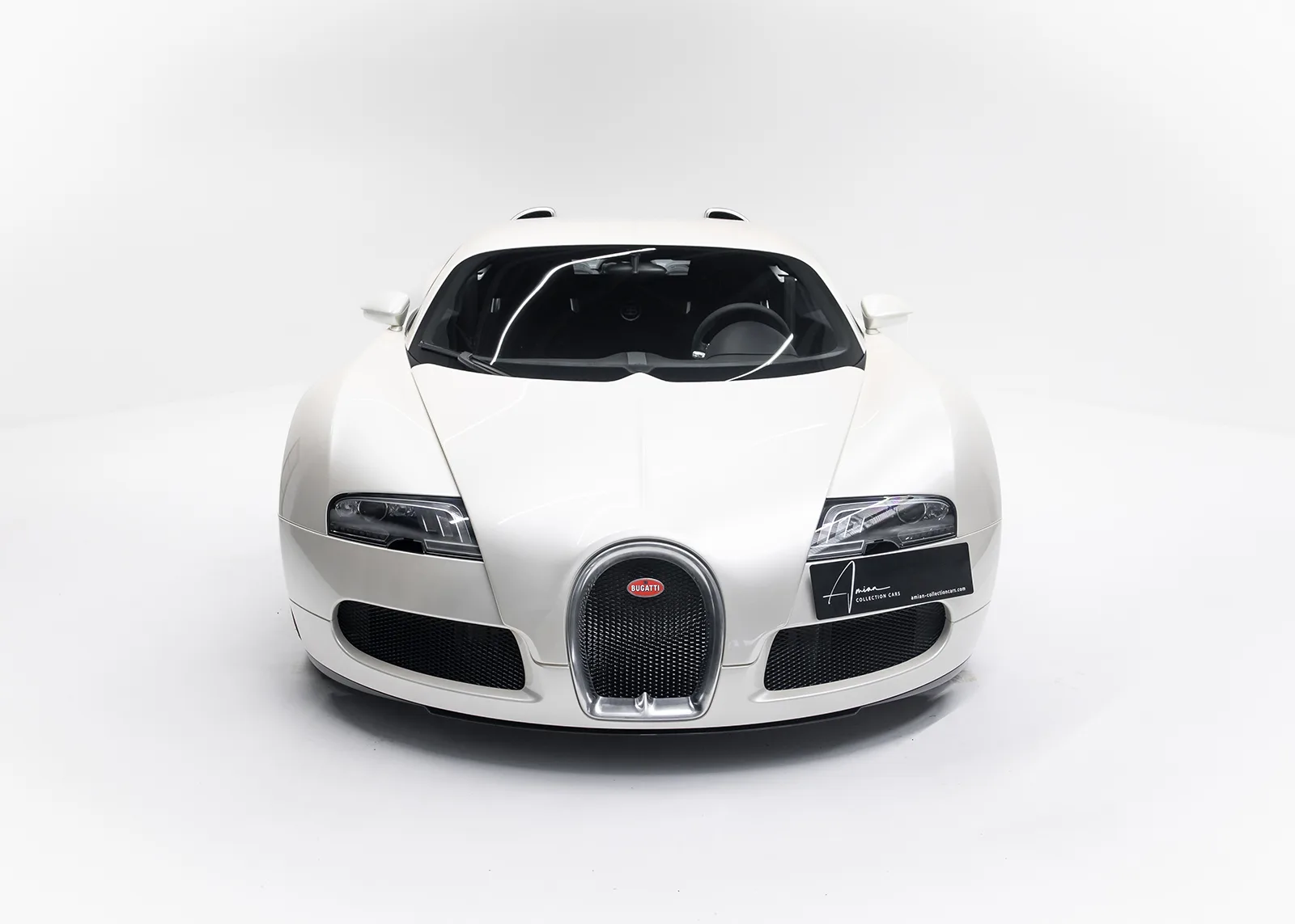 2007 Bugatti Veyron 16.4 offered by a specialist dealer in Kerpen, Germany, main photo
